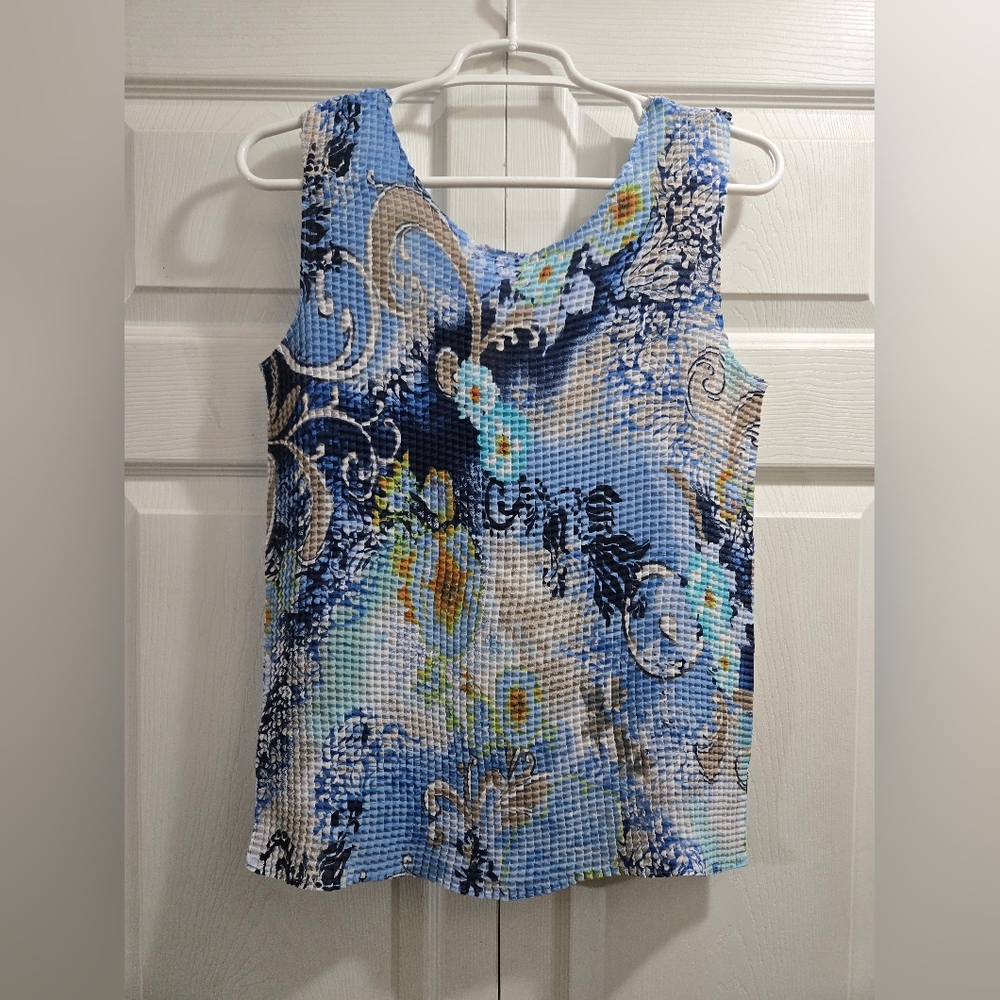 NICOLA Blue Graphic Sleeveless Tank Top - Picture 4 of 8